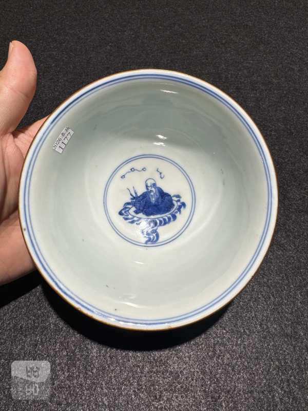 清顺治 青花八仙人物纹碗 - 图7